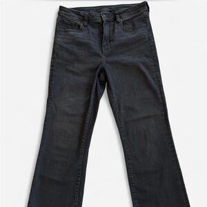 American Eagle Black High Waisted Kick Bootcut Crop Jean frayed hem size 8 Long